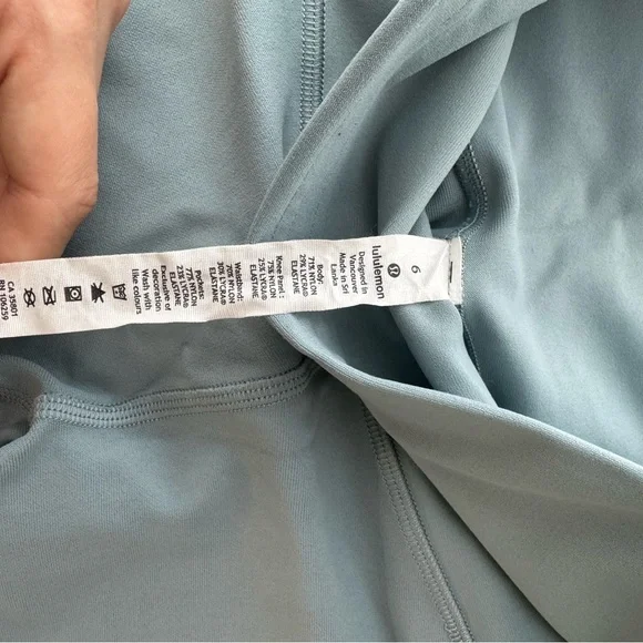 Lululemon Athletica Sky Blue Leggings - Picture 5 of 10